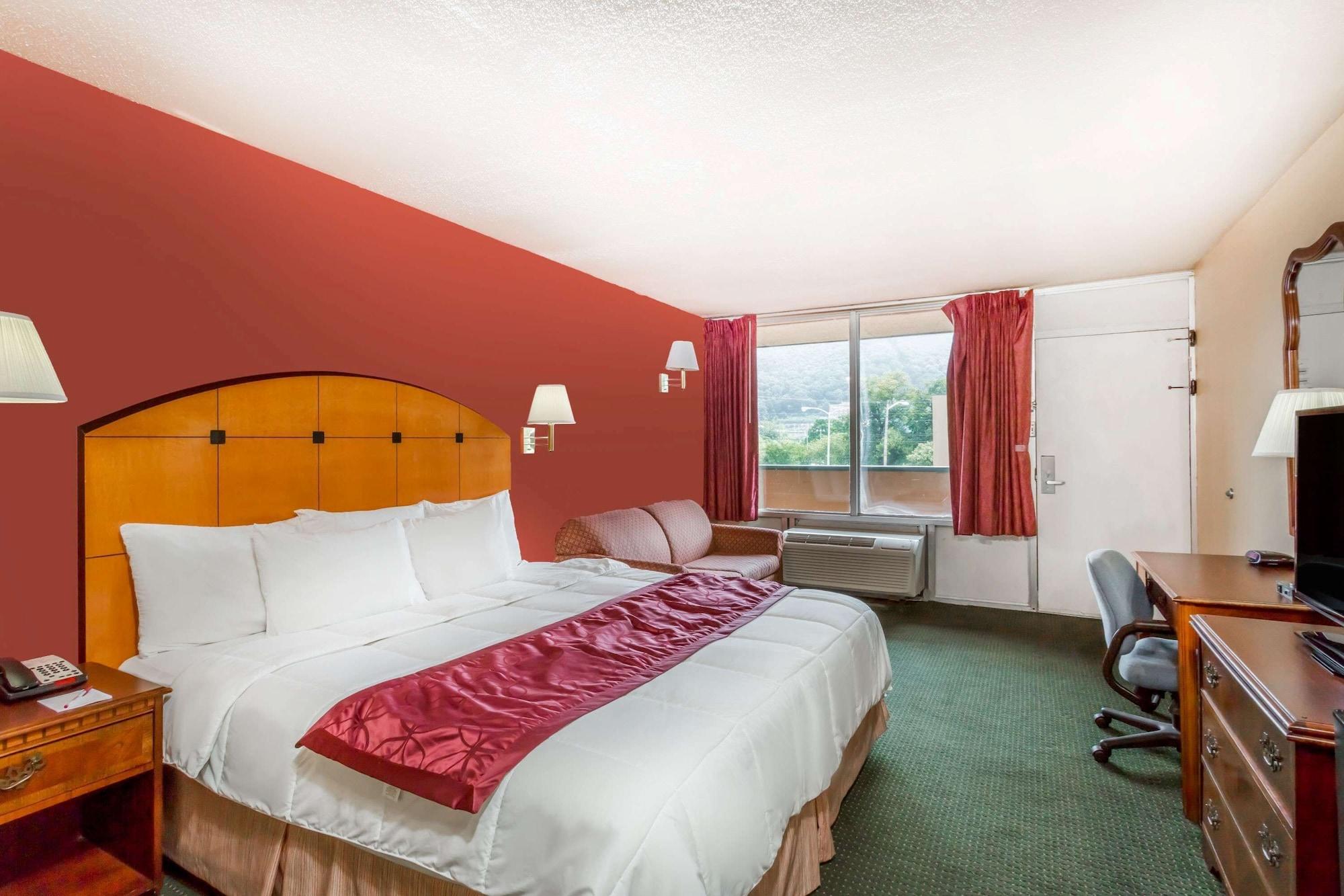Ramada By Wyndham Roanoke Ξενοδοχείο Εξωτερικό φωτογραφία